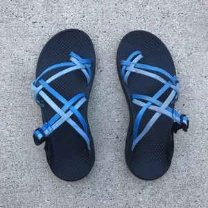 Gorgeous blue double strap Chacos